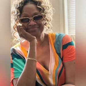 QUAY CHECK/PRINT BROWN SUNGLASSES NWT